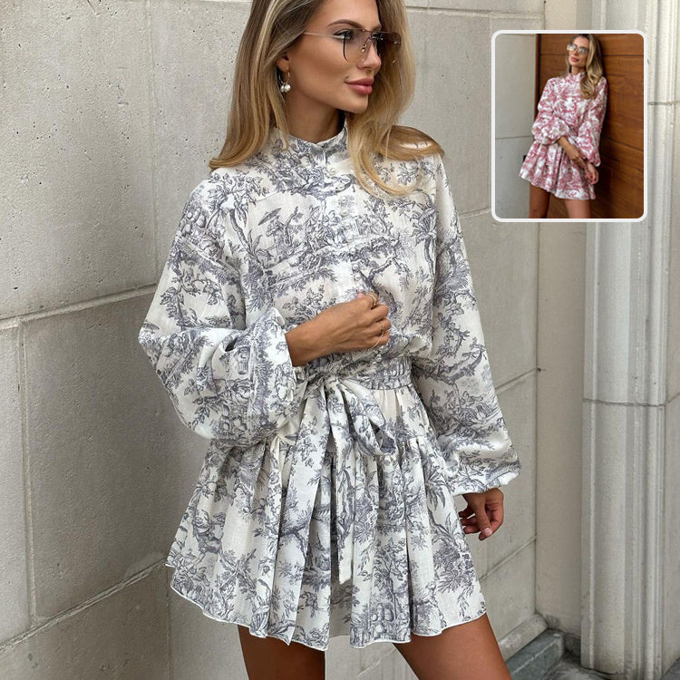 LANGARM-KLEID MIT TINTEN DRUCK