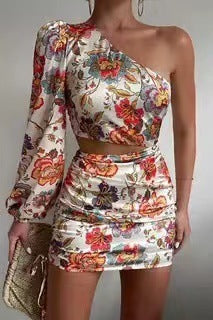 SCHULTER KLEID